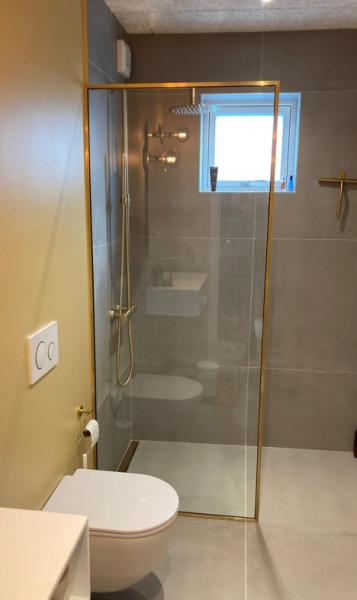 Bath fast brusevæg - Poleret messing