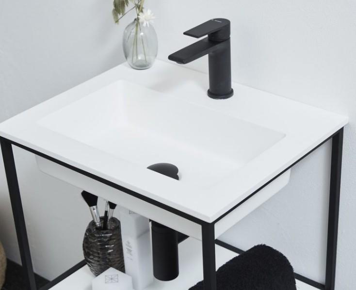 Cassøe Como 50 håndvask t/væg m/stel og hylde - Sort Cassøe Como 50 håndvask t/væg m/stel og hylde - Sort