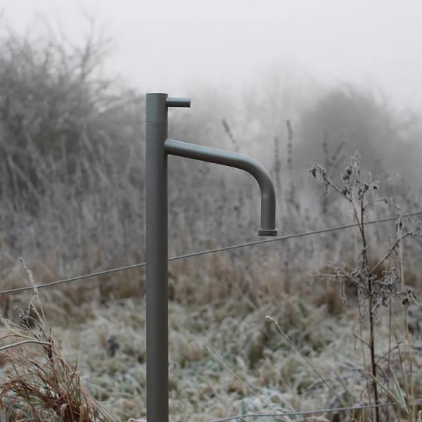 Frostline PRO arbejdsvandpost med greb - Tappehøjde 684 - Rustfrit stål Frostline PRO arbejdsvandpost med greb - Tappehøjde 684 - Rustfrit stål