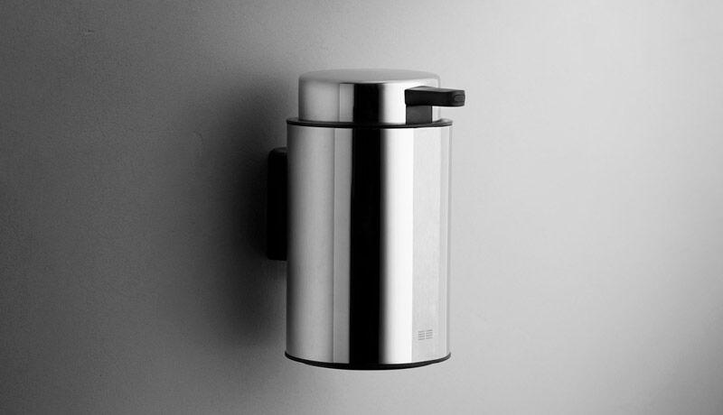 Unidrain ReFrame væghængt sæbedispenser - Poleret stål Unidrain ReFrame væghængt sæbedispenser - Poleret stål