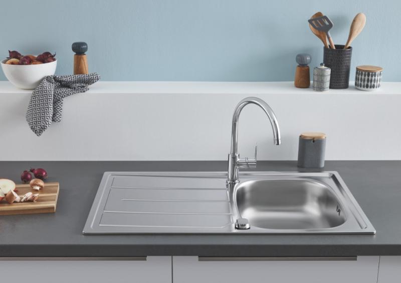 Grohe K200 køkkenvask i rustfrit stål inkl. Bau Edge køkkenarmatur i krom Grohe K200 køkkenvask i rustfrit stål inkl. Bau Edge køkkenarmatur i krom