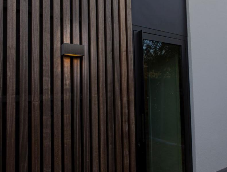 Lutec Solar Inka hybrid udendørslampe til væg m/solceller - Mørkegrå