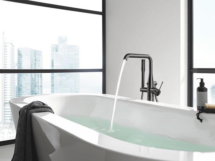 Grohe Essence komplet fritstående badekararmatur - Børstet Hard Graphite Grohe Essence komplet fritstående badekararmatur - Børstet Hard Graphite