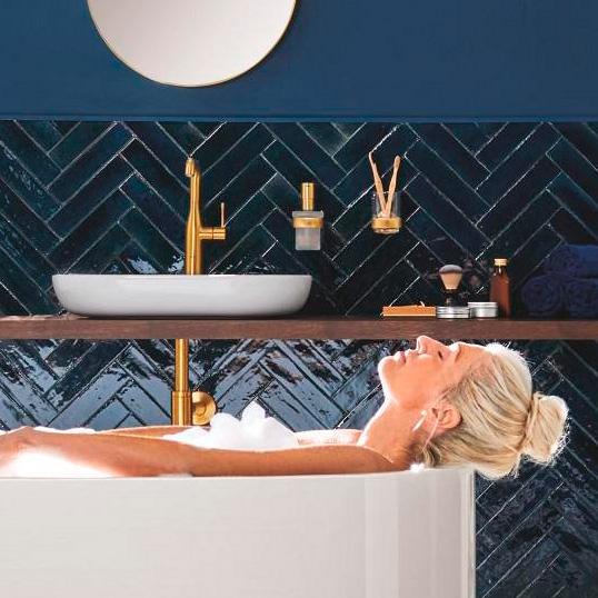 Grohe Essentials komplet sæbedispenser t/væg - Børstet Cool Sunrise