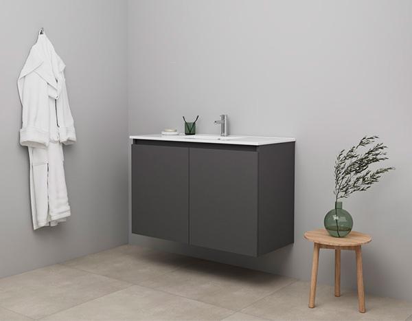 Sanibell Online 101 møbelsæt m/grebsfri låger - Mat antracit Sanibell Online 101 møbelsæt m/grebsfri låger - Mat antracit