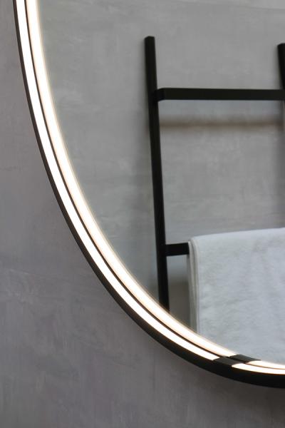 Sanibell Ink SP24 rundt spejl m/lys, varme og sensor Ø80 - Mat sort Sanibell Ink SP24 rundt spejl m/lys, varme og sensor Ø80 - Mat sort