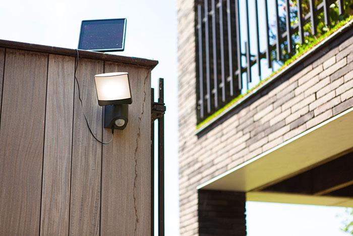 Lutec Solar Sunshine udendørslampe m/PIR-sensor og solceller - Lille - Mørk grå