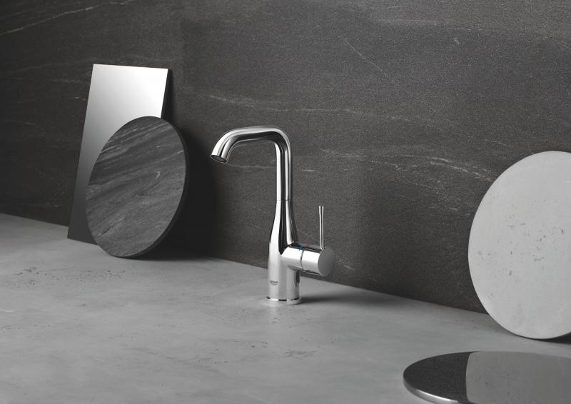 Grohe Essence New L h&aring;ndvaskarmatur m/bundventil og svingtud - Poleret cool sunrise